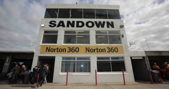 thumb Sandown Raceway will remain on the V8 Supercars Championship Series calendar for the next 10 years