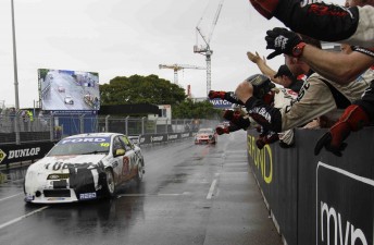 thu James Courtney limps home to score valuable points