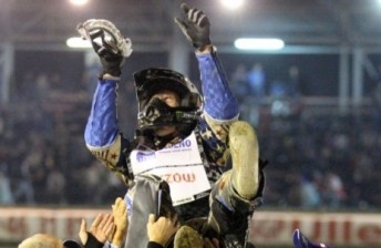thumb Greg Hancock gets the traditional 'three bumps' after his SGP Championship win