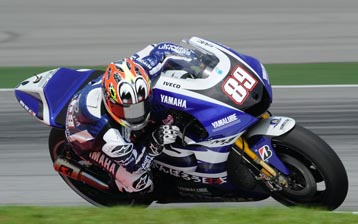 thumb Yamaha's factory test rider Katsuyuki Nakasuga will continue as Lorenzo's replacement