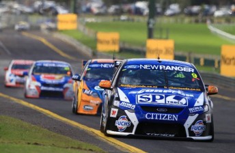 thumb Van Gisbergen leads Will Davison during the opening stint