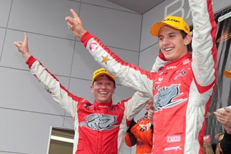 thumb Garth Tander and Nick Percat on the Bathurst podium