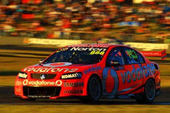 thumb Craig Lowndes has continued his winning form at Queensland Raceway with victory in Race 17