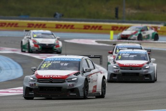 Lopez starred in race three