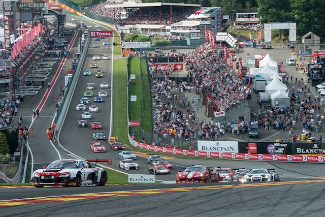 Vanthoor leads from pole at the start