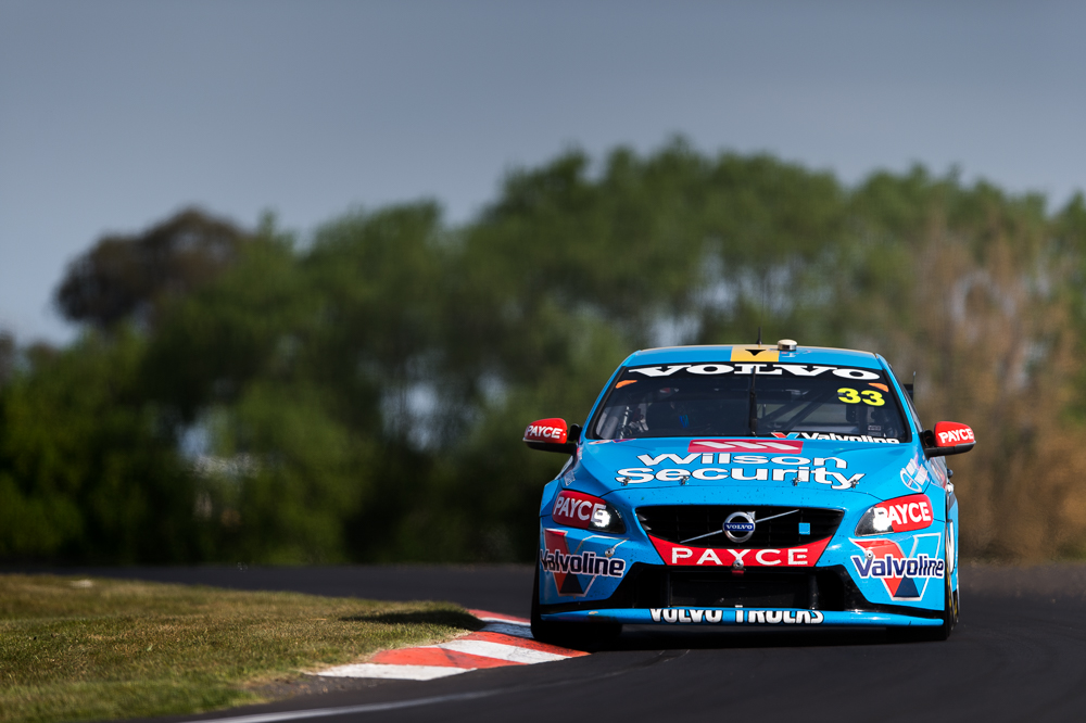 GALLERY V8 Supercars on track at Bathurst