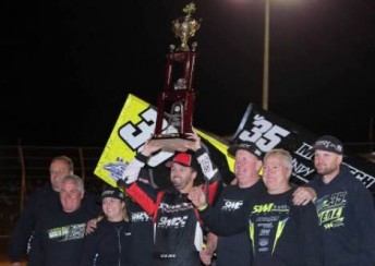 Jamie Veal takes the $30,000 Grand Annual Classic Sprintcar finale at Warrnambool