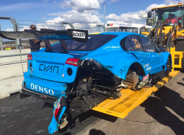 Scott McLaughlin's damaged Volvo S60