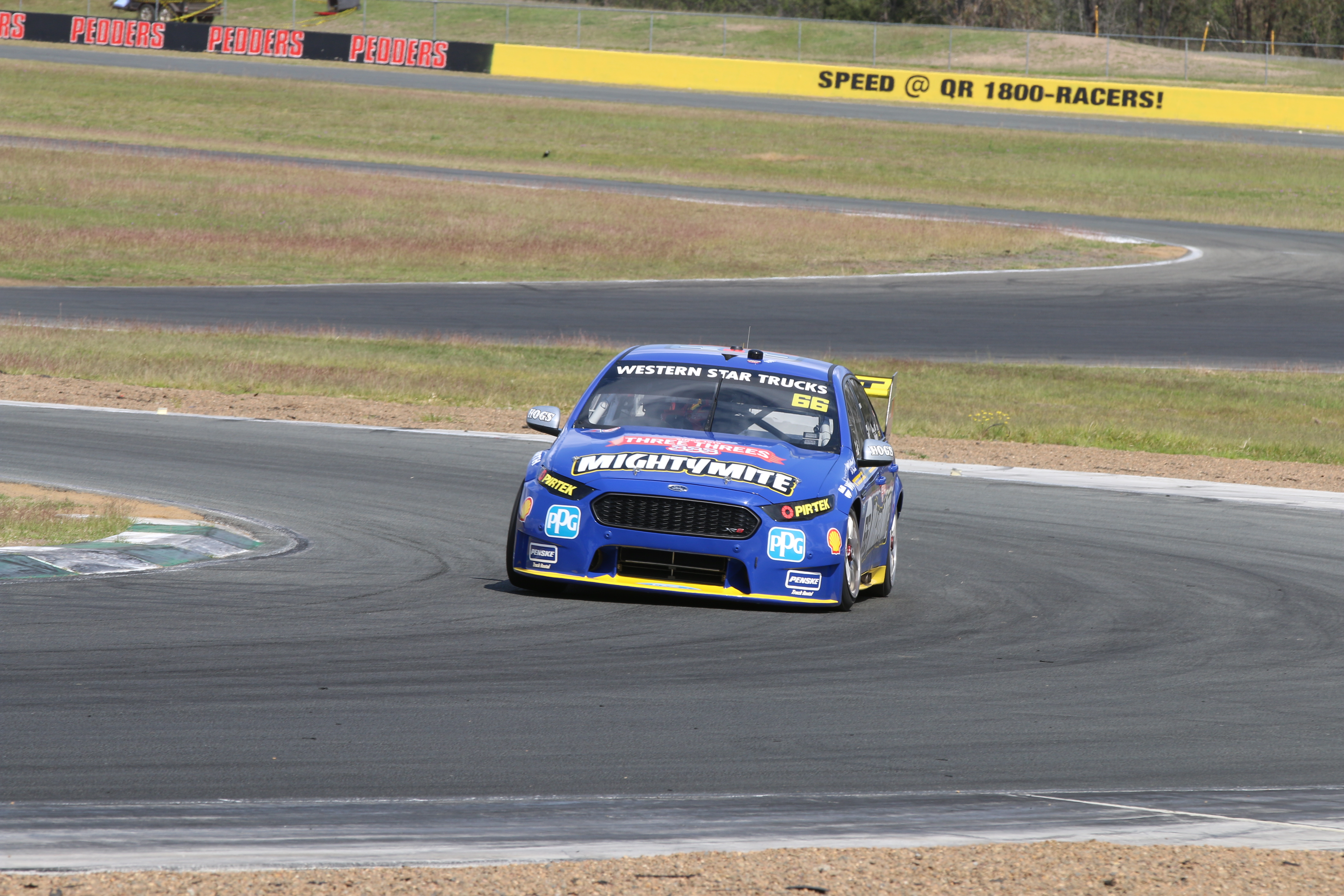 GALLERY Retro liveries hit the track at Ipswich