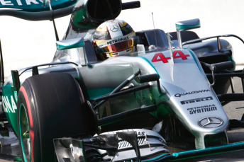Lewis Hamilton holds to point lead in the championship ahead of this weekend's Singapore Grand Prix