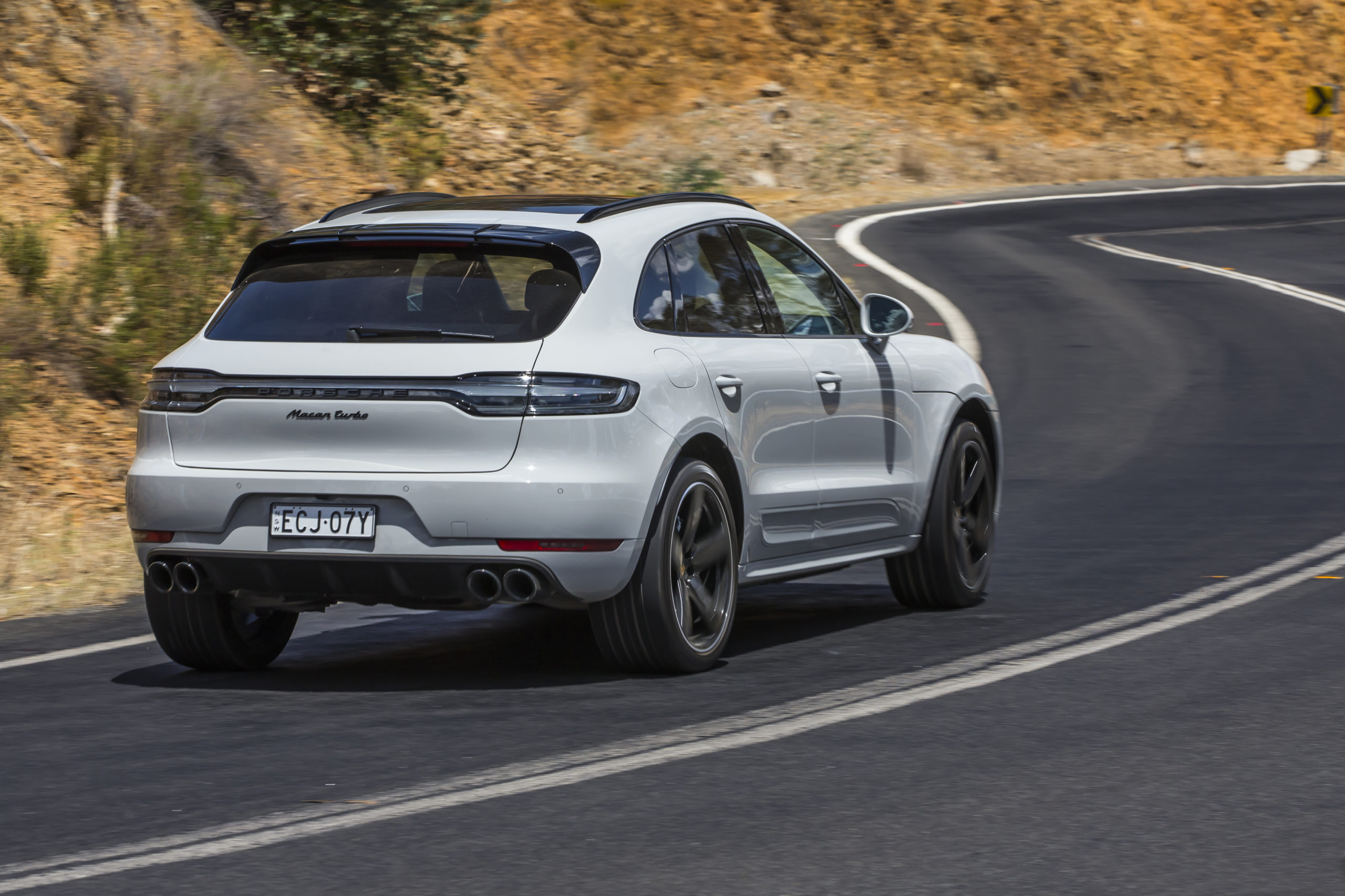 REVIEW 2020 Porsche Macan Turbo